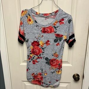 Floral Print Women's Top - Gray and Red